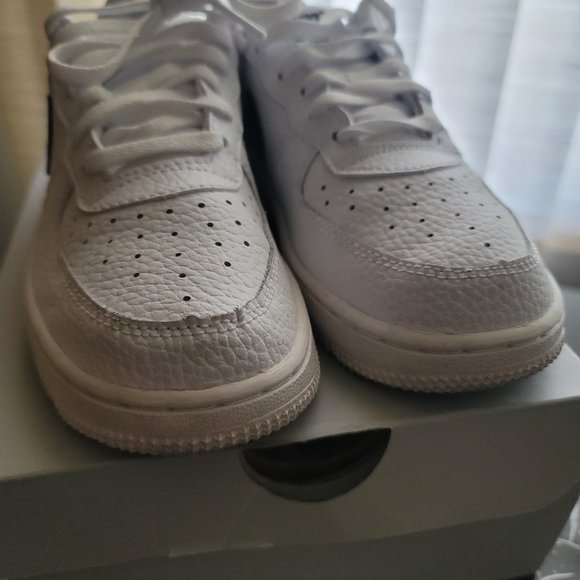 Sneakers - Picture 4 of 5